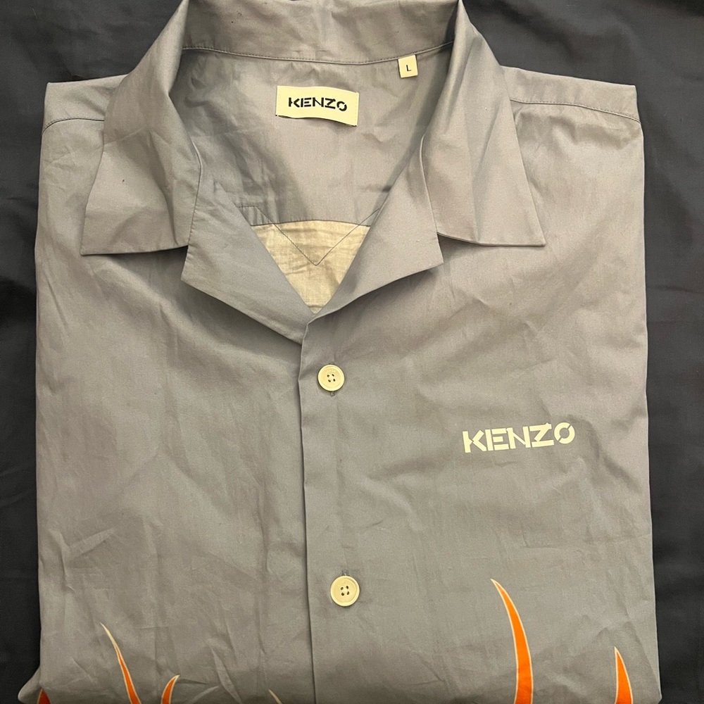 Kenzo Flames button down short sleeve size Large lightly used